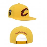 Gorra Cleveland Cavaliers Mitchell & Ness Oro